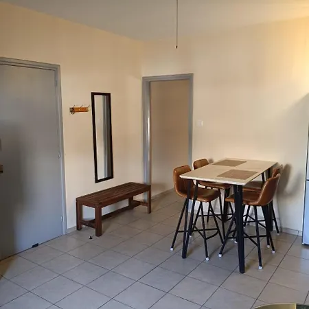 Gold Apartment *